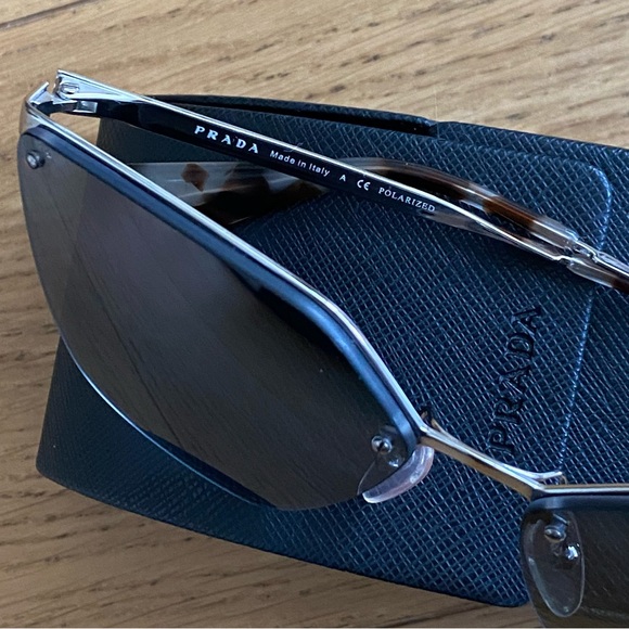 Prada Catwalk SPR 68T Silver Sunglasses Tortoise Arms Polarized - Picture 3 of 7